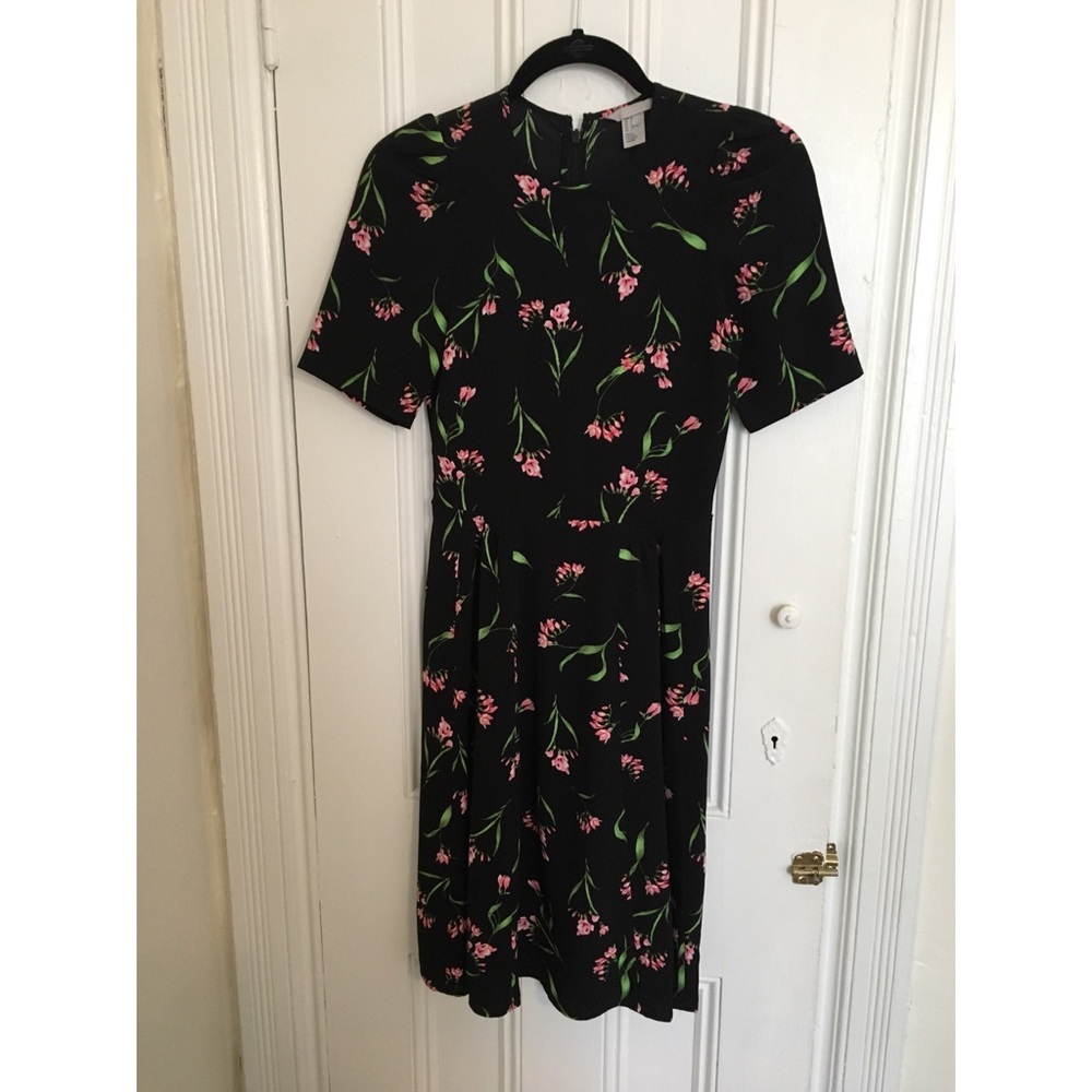 Fit-and-flare tulip printed dress